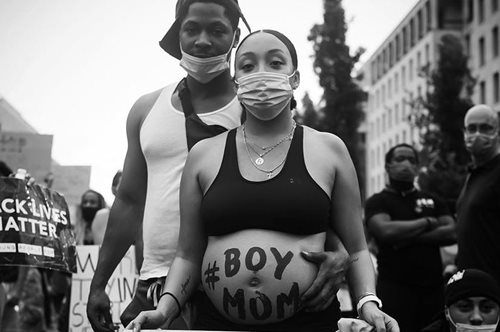 Πώς μπορείτε να βοηθήσετε να αποδοθεί δικαιοσύνη για το θάνατο του Τζορτζ Φλόιντ