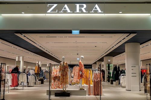 O Aμάτσιο Ορτέγκα ανακοίνωσε πως κλείνει 1.200 καταστήματα της Inditex σε ολόκληρο τον κόσμο