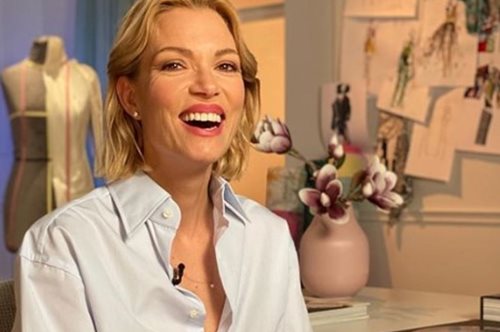 Η πόζα της Βίκυς Καγιά με το πορτοκαλί μαγιό που αγάπησε το ίνσταγκραμ και μας έδωσε ιδέες 