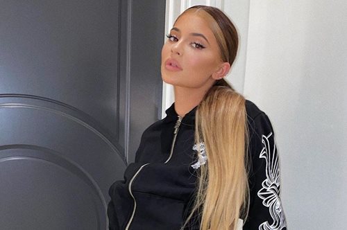 Η Κάιλι Τζένερ λανσάρει μάσκες προστασίας και προκαλεί αντιδράσεις με τις τσουχτερές τιμές 