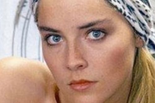 Μια σπάνια φωτογραφία της μητέρας της μοιράστηκε η Σάρον Στόουν και εξηγήθηκαν όλα 