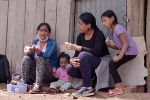 Το τρομακτικό ταξίδι της μητέρας που διέσχισε 600 χιλιόμετρα για να γλιτώσει από τον κορονοϊό