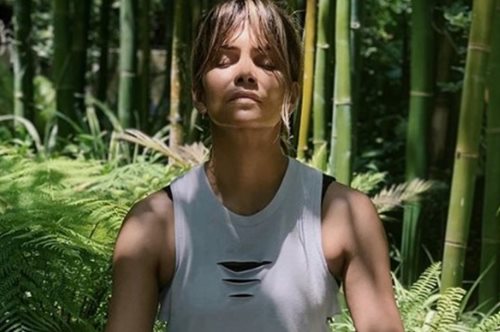 «Δε νιώθω την ανάγκη να βιαστώ»: Η Χάλι Μπέρι παραμένει single και χαρούμενη 