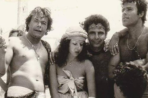 Γιάννης Κλεισούρας: Ο Μέγας Μπάρμαν της Μυκόνου που μαζί του «πήρε» μια ολόκληρη, ανέμελη εποχή