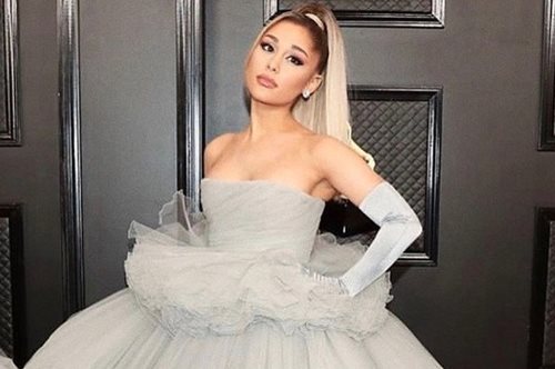 Η Αριάνα Γκράντε και οι κατσικούλες της