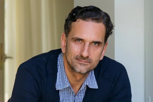 Όταν ο Νίκος Ψαρράς μοιράστηκε μια σπανακόπιτα με τον Τομ Χανκς στο Λος Άντζελες