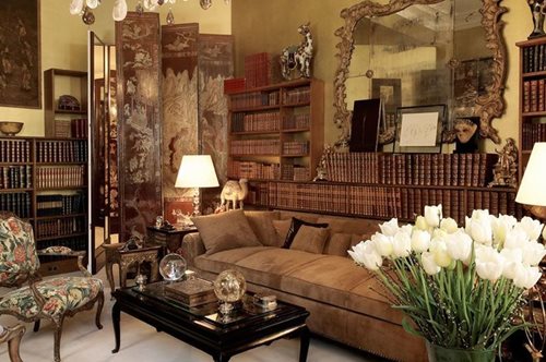 Η πιο στιλάτη ακαταστασία του κόσμου όλου: Μέσα στο συγκλονιστικό διαμέρισμα της Κοκό Σανέλ