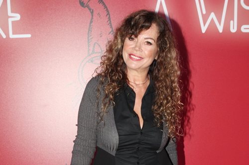 «Είναι ανεπίτρεπτο να κακοποιείται το τραγούδι»: Το ξέσπασμα της Ελένης Δήμου για το J2US