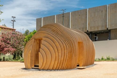 Το αρχιτεκτόνημα «Κουκούλι 2020» στην κεντρική αυλή του Βυζαντινού και Χριστιανικού Μουσείου 