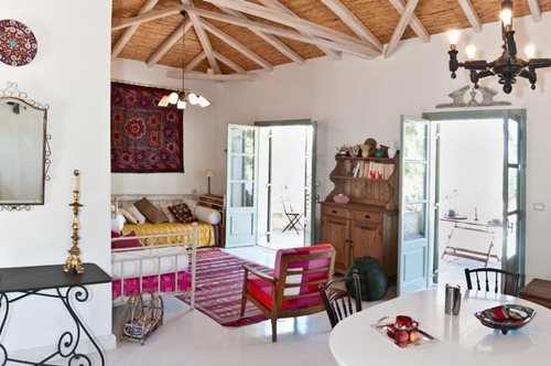 Ένας ξενώνας στην Καρδαμύλη με τη θαλπωρή και το άρωμα της παράδοσης