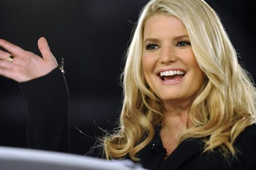 Η μεγάλη μεταμόρφωση της Τζέσικα Σίμπσον: Πώς η γνωστή τραγουδίστρια έχασε 45 ολόκληρα κιλά