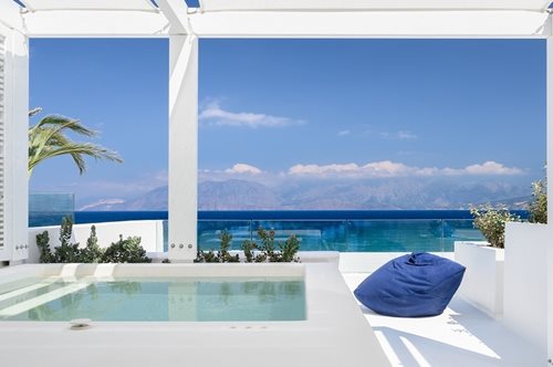 The Island Concept Boutique Hotel: To εντυπωσιακό νέο παραθαλάσσιο θέρετρο στην Κρήτη