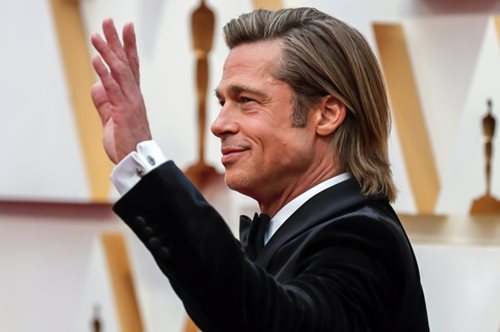 «Είναι υπεύθυνο»: «Προφητικό» βίντεο του Μπραντ Πιτ από το 2019 για τα οφέλη της μάσκας ήρθε στο φως