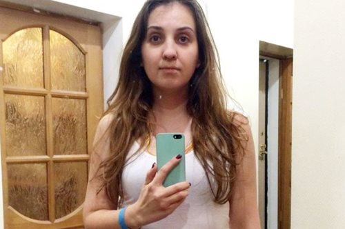 Στυλίστρια φωτογραφήθηκε με τα ίδια ρούχα σε δοκιμαστήρια διαφορετικών brands: Θεαματικές αλλαγές