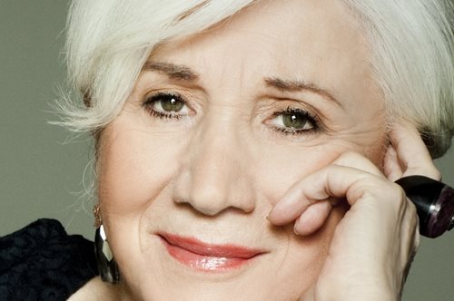 Ανάμεσα στις αμερικανικές αξίες και τις αξίες που της μετέδωσαν οι Έλληνες μετανάστες γονείς της