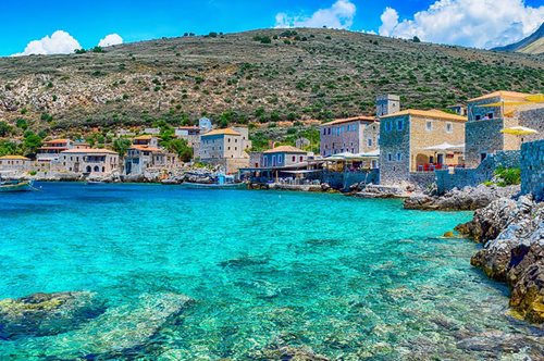 Ένας από τους γοητευτικότερους ελληνικούς προορισμούς: Η μαγική ομορφιά της Λακωνικής Μάνης