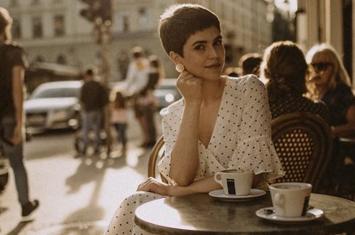 Οι γυναίκες που πίνουν δύο ή τρία φλιτζάνια καφέ την ημέρα έχουν χαμηλότερο ποσοστό λίπους στο σώμα