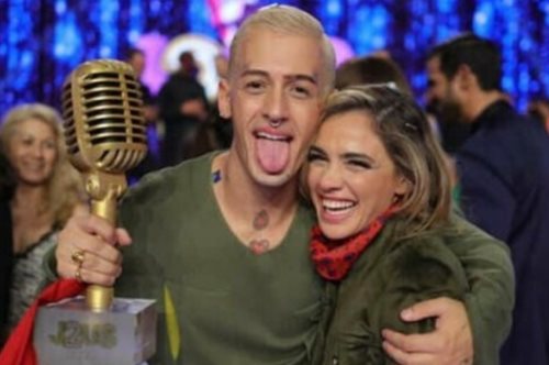 Τα τακούνια, τα παιδικά του χρόνια, το Μενίδι και η σχέση με τον πατέρα του