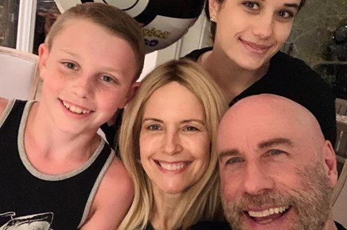 Πέθανε η Κέλι Πρέστον, η σύζυγος του Τζον Τραβόλτα, σε ηλικία 57 ετών από καρκίνο του μαστού