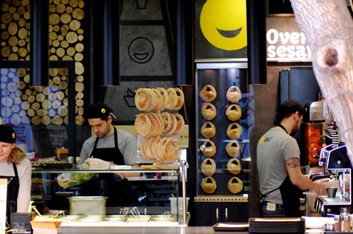 «Σουσάμι, άνοιξε!» ή, αλλιώς, «Oven Sesame»: το παραδοσιακό κουλούρι στα καλύτερά του