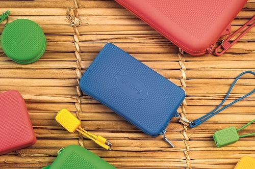 Τα τσαντάκια Havaianas από καουτσούκ που σετάρουν τις αγαπημένες σου σαγιονάρες θα σε ξετρελάνουν 