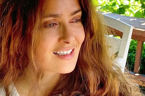 «Σε ευχαριστώ για την αγάπη και τα γονίδια»: Η τεράστια ομοιότητα της Σάλμα Χάγιεκ με την μητέρα της