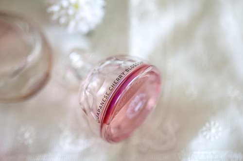 Αρωματοθεραπεία: Ελιξίρια σε τυλίγουν με μια ευωδιά πολυτέλειας και σε κάνουν ευτυχισμένη