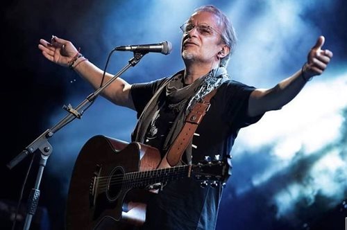 Ο Μίλτος Πασχαλίδης έγινε ξανά πατέρας. Η συγκινητική του ανάρτηση: «Στα χεράκια σου σπάω…»