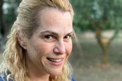 Τζένη Μπότση: Φωτογραφία από τις πρώτες διακοπές με την κόρη της. «Το 1972 ήρθα εδώ νεογέννητη»