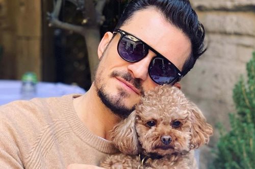 «Συγγνώμη. Σ' αγαπώ. Σε ευχαριστώ»: Ο Ορλάντο Μπλουμ έκανε τατουάζ για τον σκύλο του που πέθανε