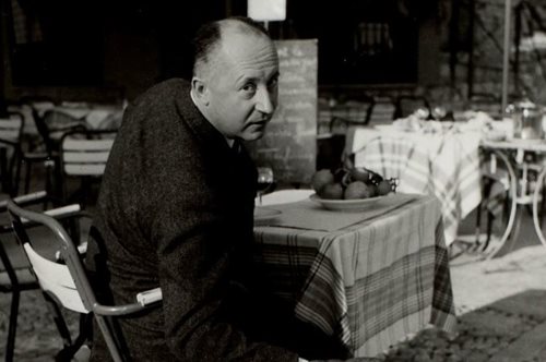 Ένας σκύλος που τον έλεγαν Μπομπ: Το κατοικίδιο που ενέπνευσε τον θρυλικό σχεδιαστή Κριστιάν Ντιόρ