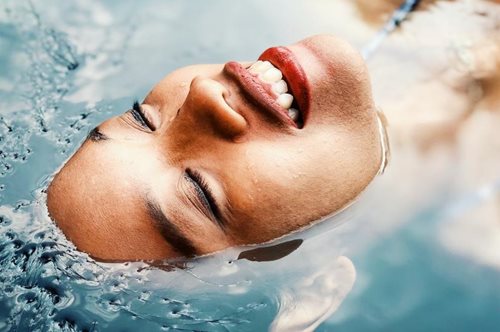 Ο «θαυματουργός» ορός που θα αλλάξει την επιδερμίδα μας σε 2 εβδομάδες