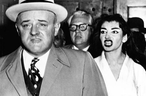 Το 1955 η Μαρία Κάλλας απαθανατίζεται εκτός εαυτού στη Νέα Υόρκη.Η ιστορία μίας θρυλικής φωτογραφίας