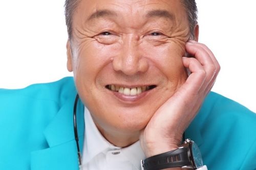 Πέθανε ο Ιάπωνας σχεδιαστής Κανσάι Γιαμαμότο. Έντυσε τον Ζίγκι Στάρνταστ του Ντέιβιντ Μπάουι