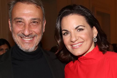 Χαλαρό και ευδιάθετο, το ζευγάρι Όλγα Κεφαλογιάννη-Μίνως Μάτσας στην Επίδαυρο 