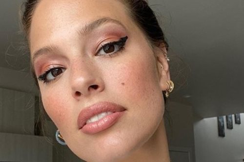 Η Ashley Graham δείχνει τις ραγάδες της στην πιο body positive φωτογραφία της ημέρας