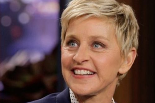 «Υπόσχομαι να αναλάβω τις ευθύνες μου»: Η Ντε Τζένερις παίρνει θέση σχετικά με τις καταγγελίες 