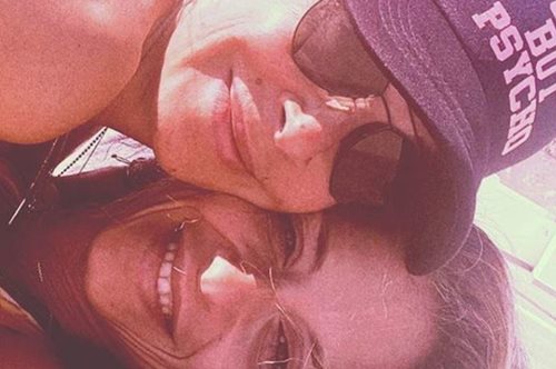 «Δέσιμο»: Η Άννα Βίσση και η Σοφία Καρβέλα έχουν την τέλεια σχέση μαμάς-κόρης 