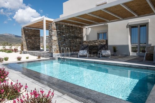 Ο υπαρκτός μινιμαλισμός: Ένα καινούργιο ξενοδοχείο στην Πάρο που σε κάνει να αισθάνεσαι 