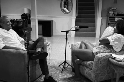 Ποια τραγούδια ακούει και ποια βιβλία θα διαβάσει ο Ομπάμα το καλοκαίρι;