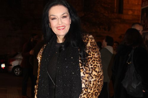 Η Ελένη Φιλίνη απαρνήθηκε τα μακριά, μαύρα μαλλιά της: Η μεγάλη αλλαγή μετά από πολλά χρόνια 