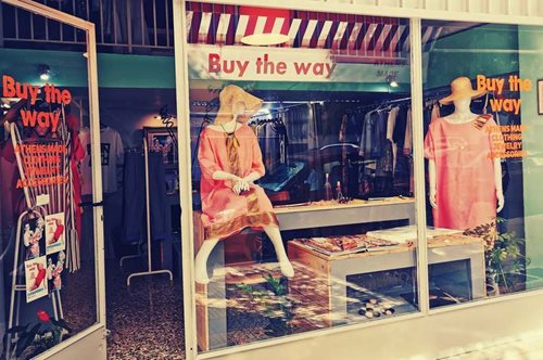 Το αθηναϊκό ντιζάιν ξαναζεί μέρες δόξας μέσα στην μπουτίκ Buy The Way του Παγκρατίου  