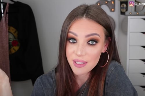 Γιατί δεν θα αποκτήσουμε ποτέ το σώμα μιας influencer. Μια YouTuber ξεκαθαρίζει τα πράγματα