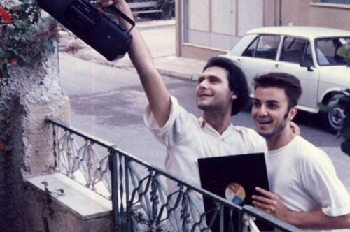 «Η χαρά αποχωρεί από το σώμα όταν το εγκαταλείπεις»: Γιατί δεν έχουμε χαρά, κατά τον Μιχάλη Δέλτα