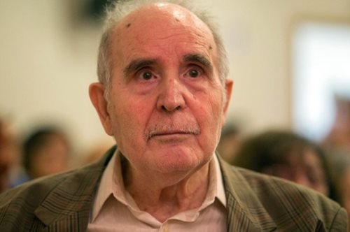 «Εγκαταλείπω την ποίηση δε θα πει προδοσία»: Πέθανε ο Ντίνος Χριστιανόπουλος