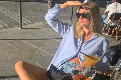 Ορόσημα κομψότητας: 5 λιτά κομμάτια που θα φορέσουν οι Παριζιάνες αυτό το φθινόπωρο