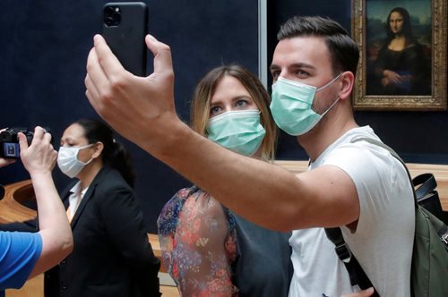 «Ο κορονοϊός δεν θα φύγει ποτέ. Πρέπει να τα καταφέρουμε με αυτόν»: Προειδοποίηση επιστημόνων