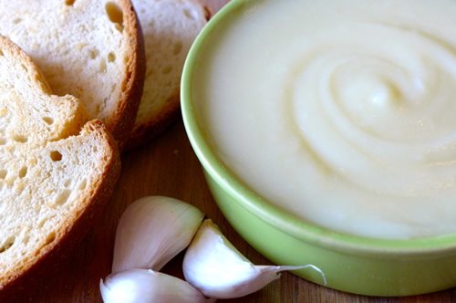 2 τοπ συνταγές για σκορδαλιά από τον Πετρετζίκη και την Μπαρμπαρίγου