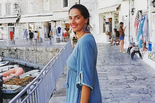 Η βουτία της Νόνης Δούνια στον Αργοσαρωνικό μαζί με τον σύζυγο και τα παιδιά της