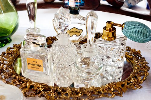 Καλλυντικά με vintage πακετάρισμα που όμως φέρνουν φρέσκο αέρα